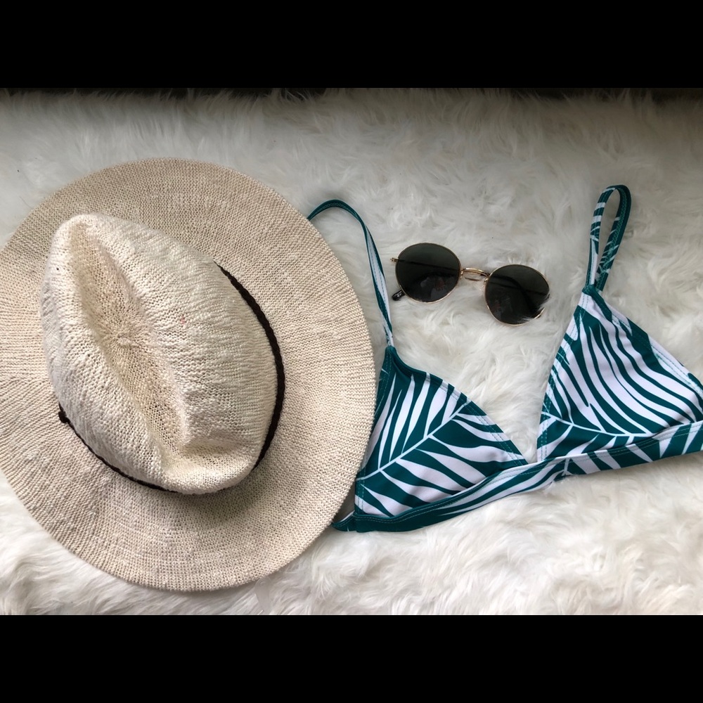 Floppy tan hat